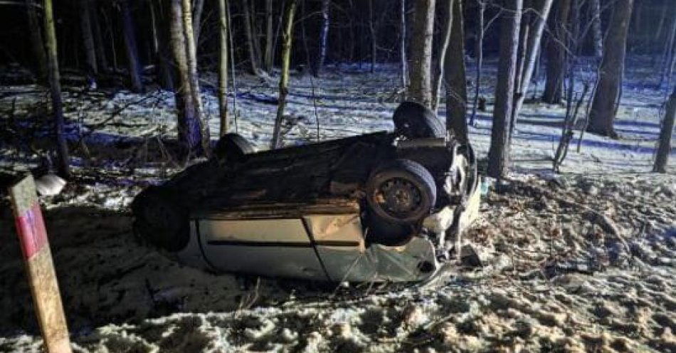 zdjęcie: Tragiczny wypadek w Hucie Turobińskiej zginął 31 letni kierowca / fot. KPP Biłgoraj