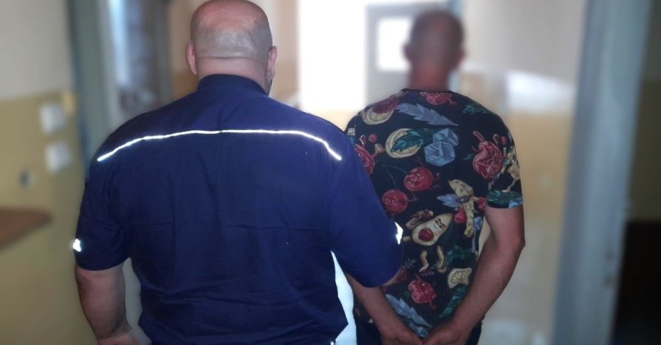 zdjęcie: Narkotyki w samochodzie i złamany zakaz. Nocne zatrzymania przez kościerskich policjantów / fot. KPP w Kościerzynie