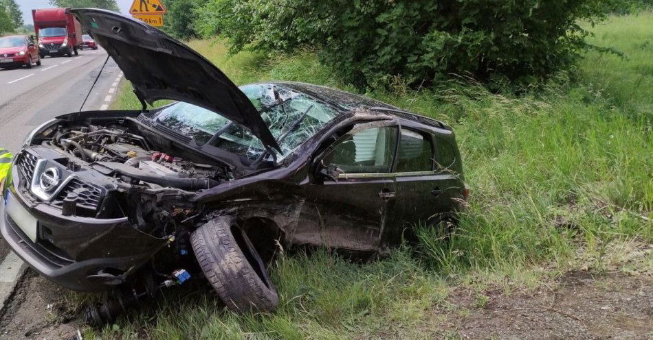 zdjęcie: Wypadek niedaleko Przytuł / fot. KPP w Ełku