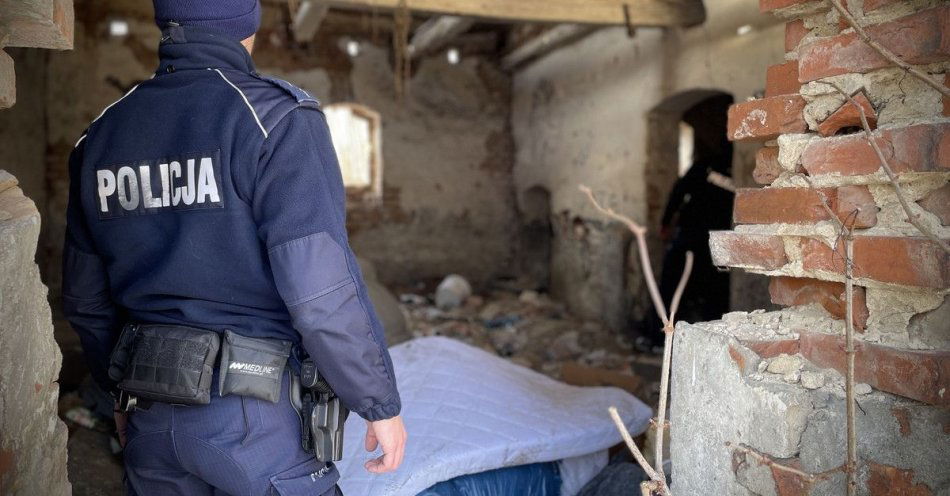 zdjęcie: Policja intensyfikuje pomoc dla osób bezdomnych przed zimą / fot. KPP Międzyrzecz