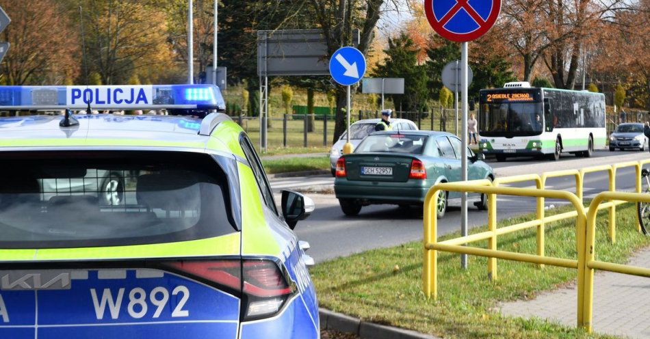 zdjęcie: Policjanci zadbają o porządek przy cmentarzach na Wszystkich Świętych / fot. KPP w Szczecinku