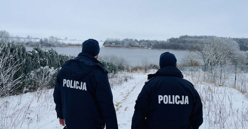 zdjęcie: Zimowe niebezpieczeństwo na zamarzniętych akwenach / fot. KPP w Stargardzie