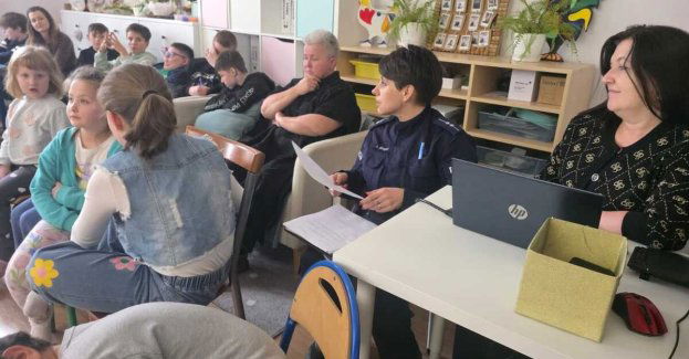 Dzielnicowa z Dębicy uczy dzieci rozpoznawać przemoc i hejt