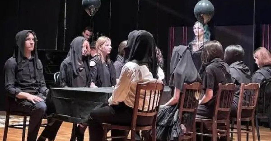 zdjęcie: Spektakl teatralny na podstawie powieści Fiodora Dostojewskiego / kupbilecik24.pl / Spektakl teatralny na podstawie powieści Fiodora Dostojewskiego