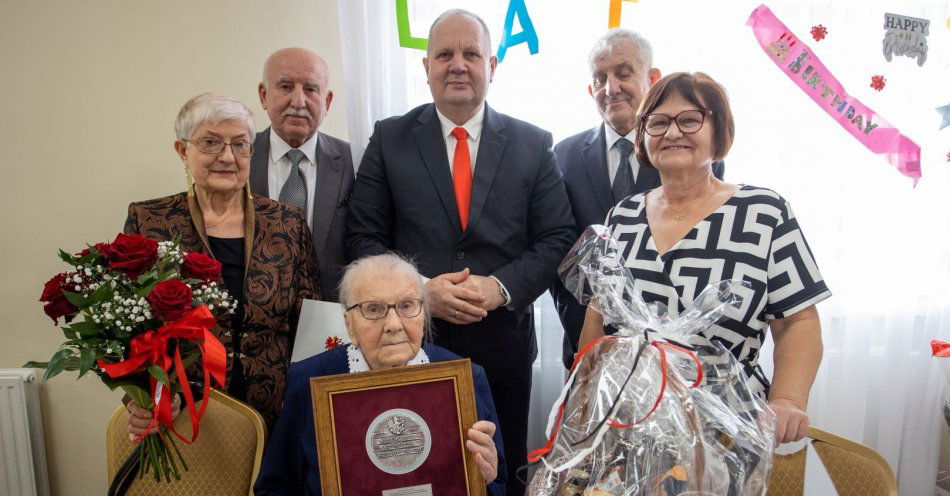 zdjęcie: Serdeczne życzenia dla pani Cecylii / fot. nadesłane