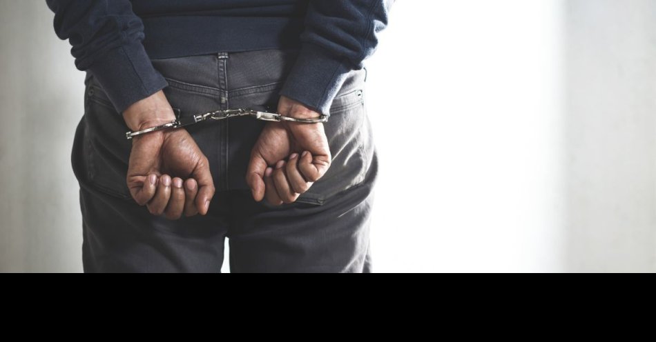 zdjęcie: Zakończyła się gra w chowanego dla 12 poszukiwanych osób - zostali zatrzymani przez koszalińskich policjantów / fot. KMP w Koszalinie