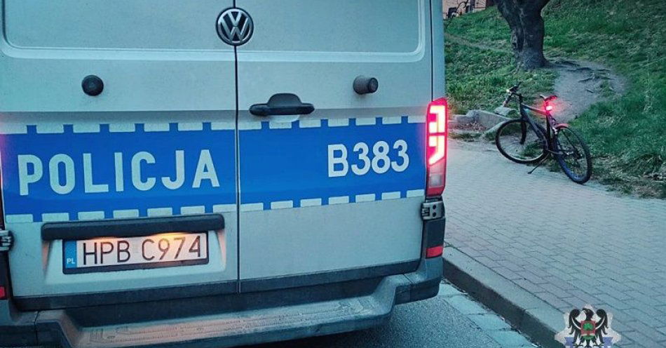 zdjęcie: Nie wsiadaj na rower, jeżeli wcześniej spożywałeś alkohol. Dwie osoby z wysokimi mandatami / fot. KMP w Wałbrzychu