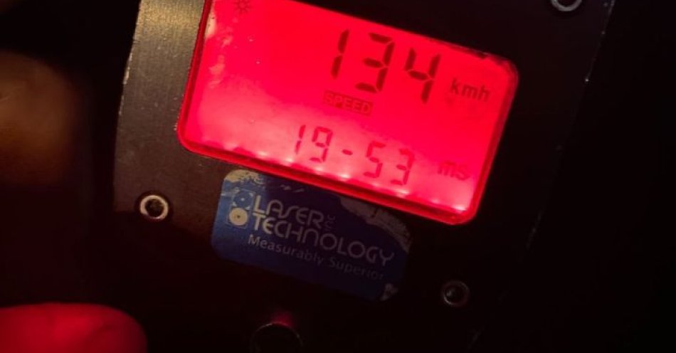 zdjęcie: Kierowca z Gruzji stracił prawo jazdy po pomiarze 134 km/h / fot. KPP Ostrzeszów