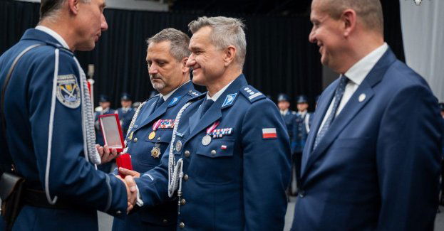 Komendant z Siemianowic wyróżniony odznaką z okazji 25. rocznicy