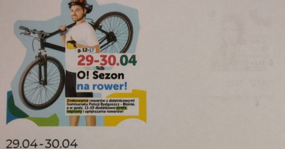 zdjęcie: Dzielnicowi z bydgoskiego Błonia zapraszają do C.H. Rondo, by oznakować rower / fot. KWP w Bydgoszczy