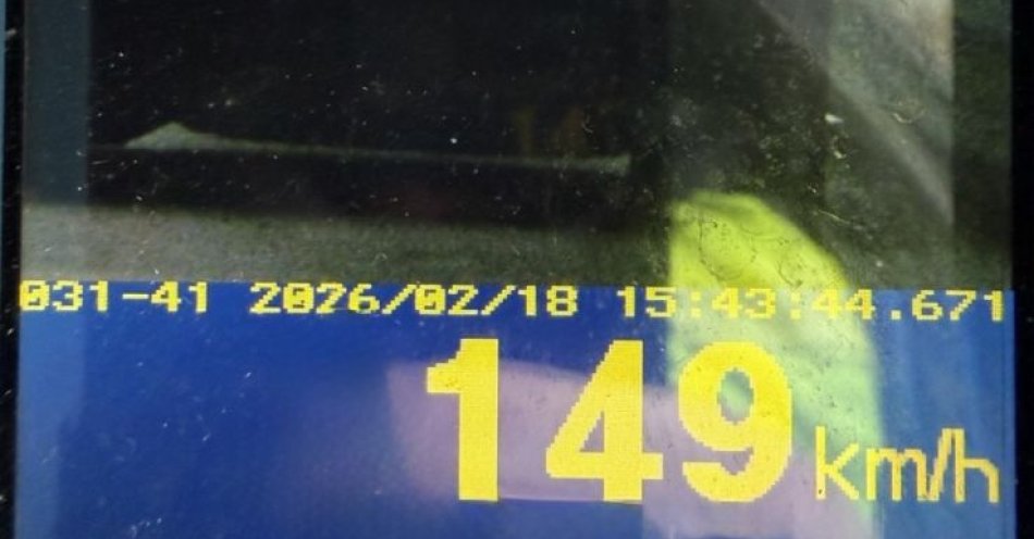 zdjęcie: Kierowca pędził 149 km/h. Od marca możliwe zatrzymanie prawa jazdy / fot. KPP Czarnków Przekroczył prędkość o 59 km/h. Wkrótce za takie wykroczenie będzie można stracić prawo jazdy