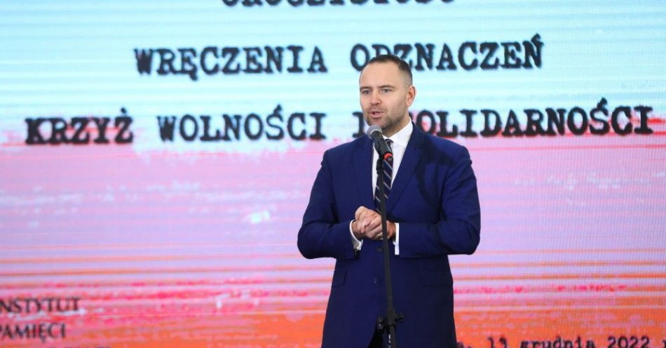 zdjęcie: W imieniu prezydenta RP prezes IPN wręczył Krzyże Wolności i Solidarności / fot. PAP