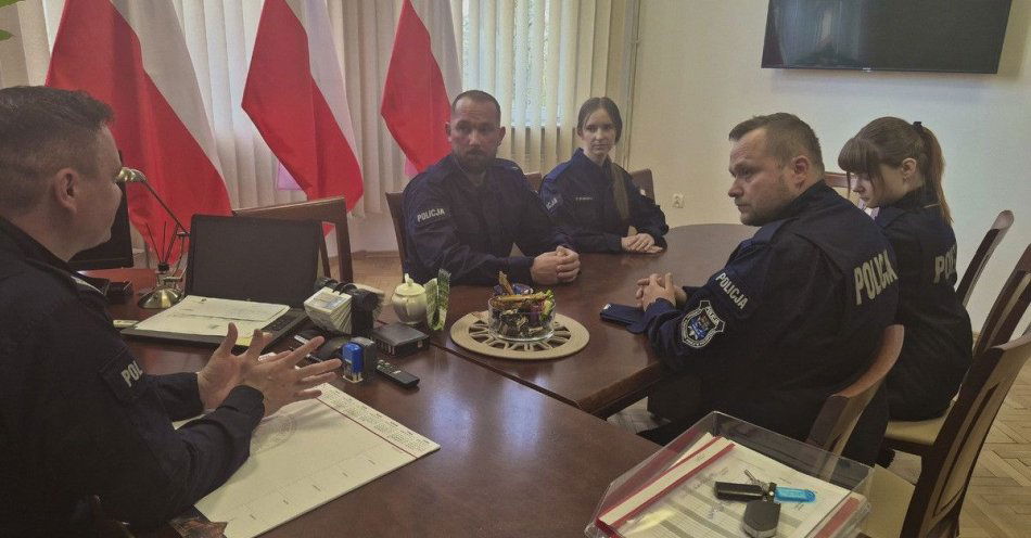 zdjęcie: Uroczyste powitanie nowych policjantów w Kołobrzegu / fot. KPP w Kołobrzegu