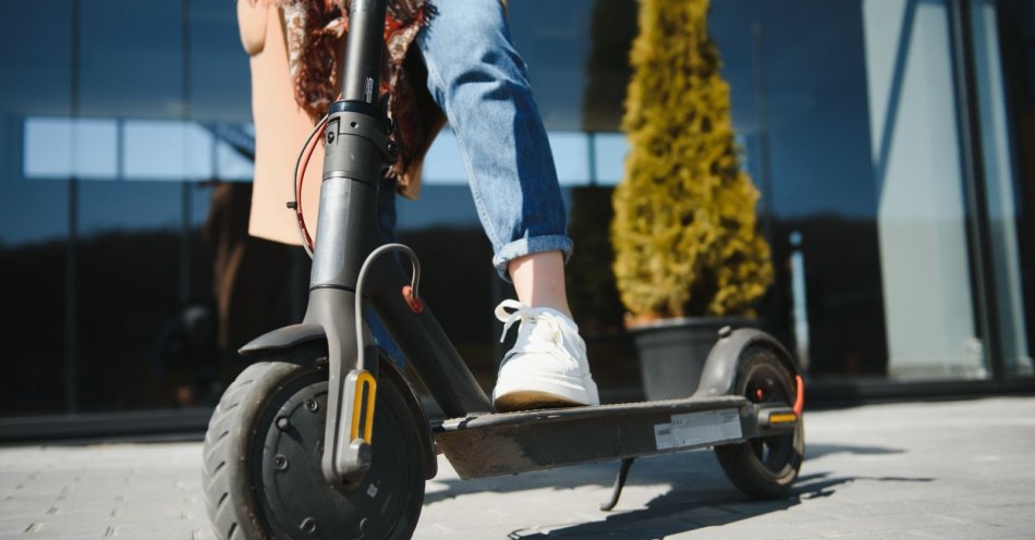 zdjęcie: Niebezpieczny wypadek z udziałem hulajnogi elektrycznej / v40340505