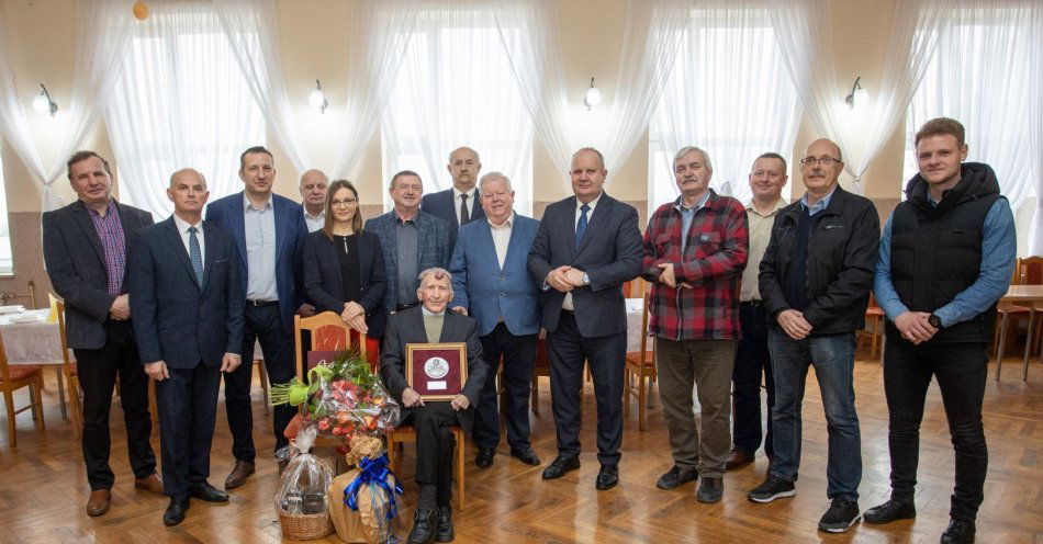 zdjęcie: Strażak ochotnik odznaczony medalem marszałka / fot. nadesłane