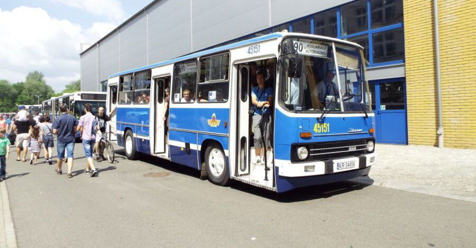 zdjęcie: Zabytkowe autobusy i tramwaje na ulicach Krakowa / fot. UM Kraków / Fot. MPK SA w Krakowie