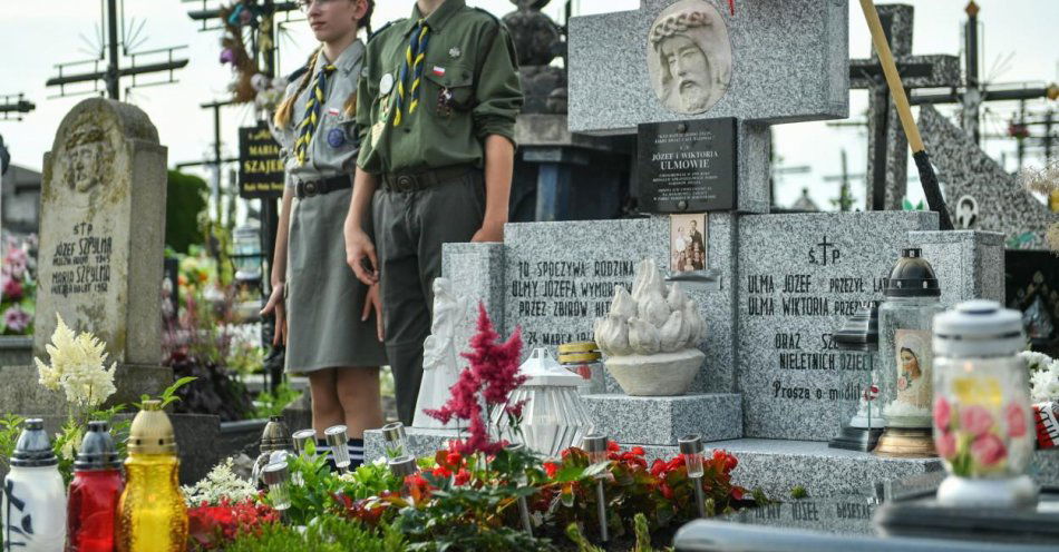 zdjęcie: Byłym grobem rodziny Ulmów opiekować się będzie Akcja Katolicka / fot. PAP