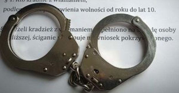 Zatrzymany przez kryminalnych 39- latek odpowie za liczne kradzieże i włamania do pojazdów