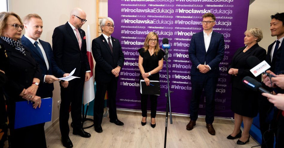 zdjęcie: Nowy sprzęt terapeutyczny dla wrocławskich poradni / fot. nadesłane