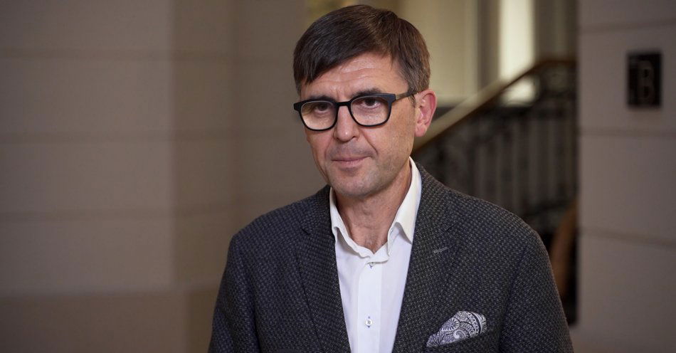 zdjęcie: Zbliża się szczyt sezonu zakażeń RSV. Jedna czwarta może mieć ciężki przebieg, zwłaszcza u seniorów / fot. Newseria - prof. dr hab. n. med. Ernest Kuchar, kierownik Kliniki Pediatrii z Oddziałem Obserwacyjnym WUM, członek zarządu Polskiego Towarzystwa Wakcynologii