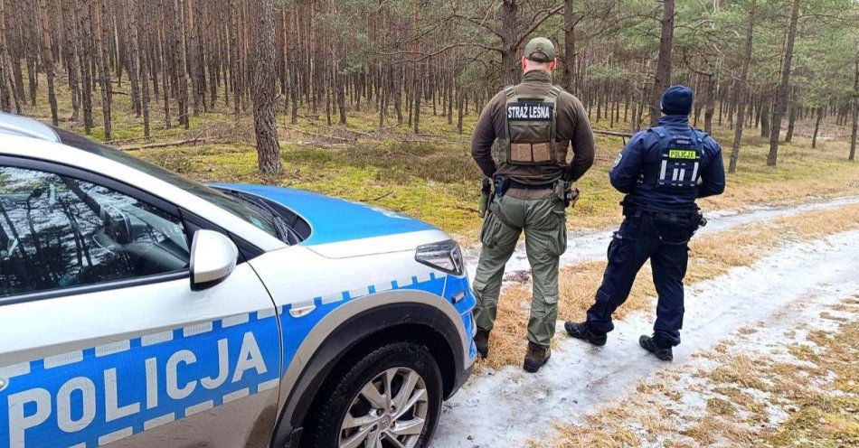 zdjęcie: Policja i Straż Leśna w akcji Wieniec 26 przeciw kłusownikom / fot. KPP w Świeciu