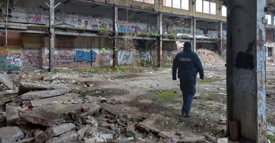 zdjęcie: Policja apeluje o zgłaszanie osób narażonych na wychłodzenie / fot. KPP w Lubaniu