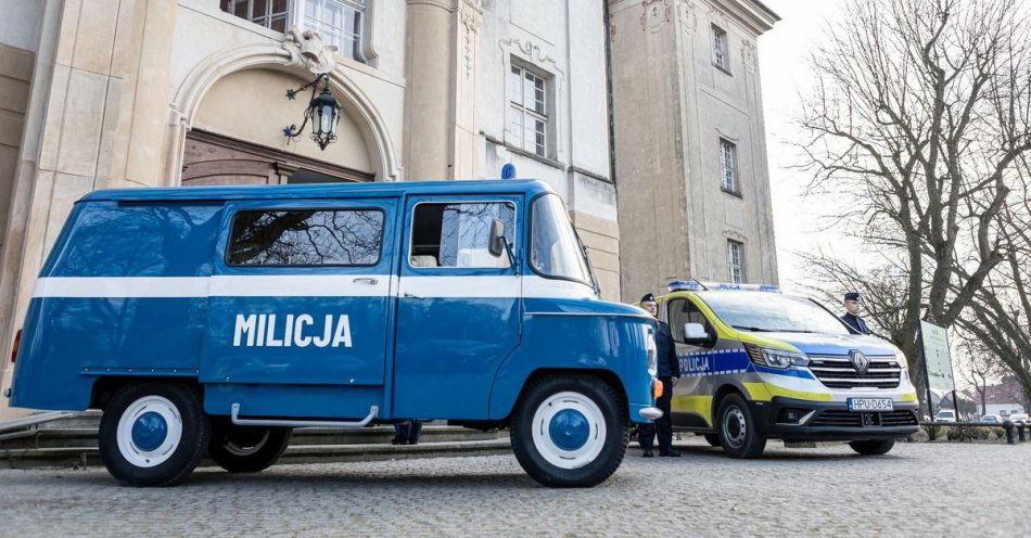 zdjęcie: 100-lat Policji Kobiecej - uroczysta gala w Zamku Królewskim w Rydzynie / fot. KMP w Lesznie