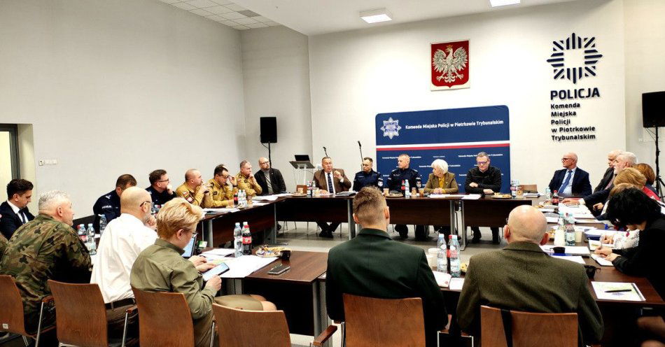 zdjęcie: Wojewoda zwołała zespół kryzysowy w sprawie ASF / fot. KMP w Piotrkowie Trybunalskim