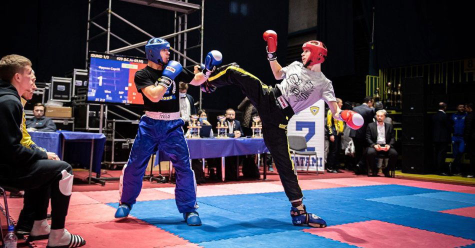 zdjęcie: Piaseczno Open XIV: ogólnopolski turniej kickboxingu / Rywalizacja w formule light contact. Fot. Bovvladua / Wikimedia Commons, CC BY-SA 4.0