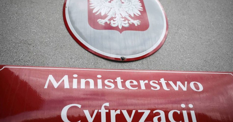 zdjęcie: CPPC przeznaczy 878 milionów złotych na rozwój e-usług publicznych / fot. PAP