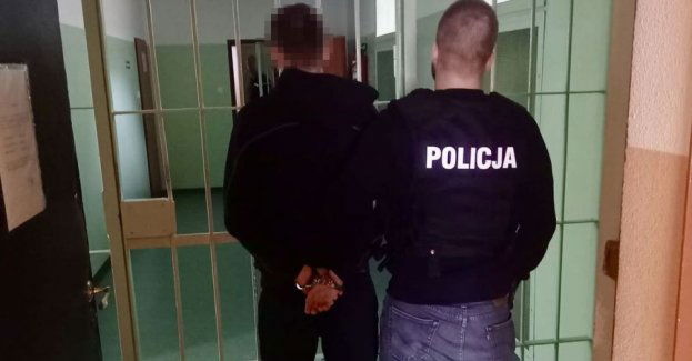 Policjanci ze Słupska zatrzymali 21-latka w związku z oszustwem „na wypadek” na kwotę 60 tysięcy złotych.