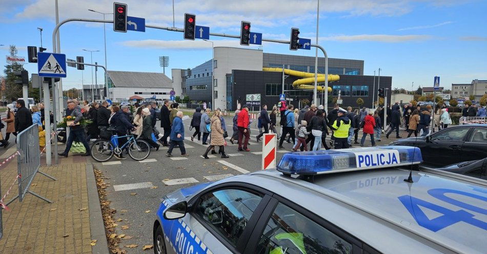 zdjęcie: Dzisiaj ostatni dzień policyjnych działań związanych z obchodami „Wszystkich Świętych” / fot. KMP we Włocławku