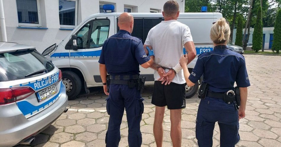 zdjęcie: Wypadek w Wadlewie z udziałem nietrzeźwego kierowcy / fot. KPP w Bełchatowie