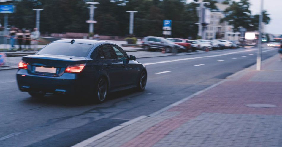 zdjęcie: Jechał 143 km/h w terenie zabudowanym / v49124092
