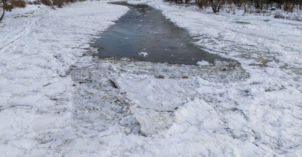 IMGW ostrzega północ Polski przed mrozami, a południe przed gołoledzią