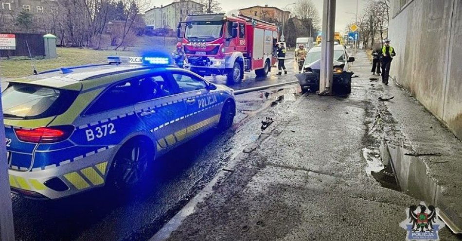 zdjęcie: Na szczęście w tym zdarzeniu nikomu nic się nie stało / fot. KMP w Wałbrzychu