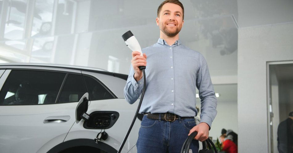 zdjęcie: Elektromobilność - nowy kierunek na Politechnice Białostockiej / v43270790