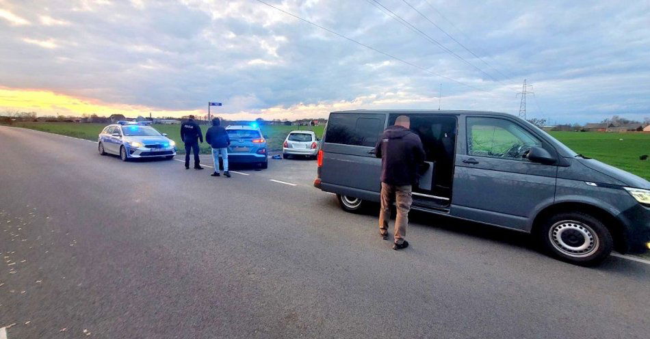 zdjęcie: Policjanci rozbili szajkę złodziei okradających sklepy / fot. KPP w Tucholi