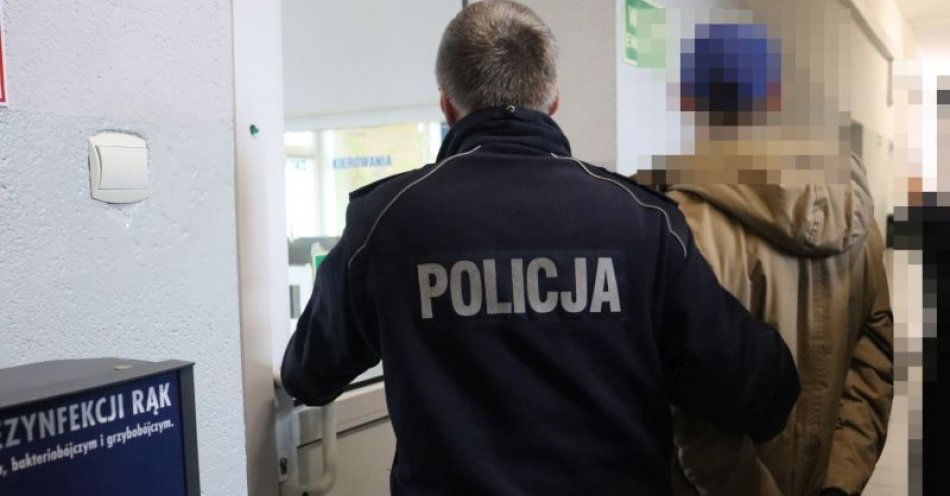 zdjęcie: Policjantka z dochodzeniówki podczas zakupów rozpoznała poszukiwanego listem gończym / fot. KPP w Lubienie