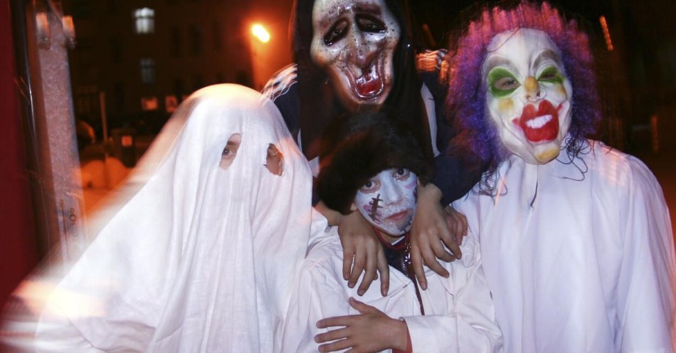 zdjęcie: Zgłoszenia ws. cukierków z niebezpiecznymi przedmiotami podczas zbiarania przez dzieci słodyczy w halloween / fot. PAP