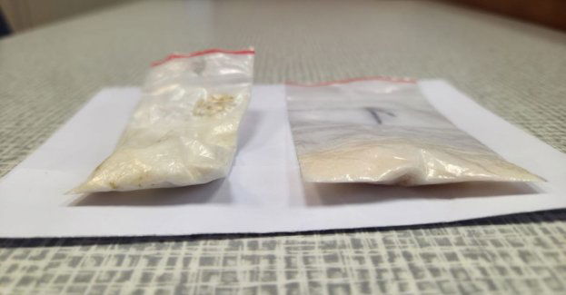 Bliźniacy z Chojnic z amfetaminą - jeden ukrył ją w bieliźnie