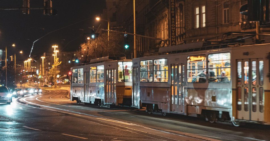 zdjęcie: Parada z okazji 125 lat elektrycznych tramwajów w mieście / pixabay/4975150