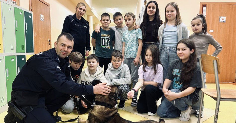 zdjęcie: Co kryje się po drugiej stronie internetu? / fot. KMP w Radomiu