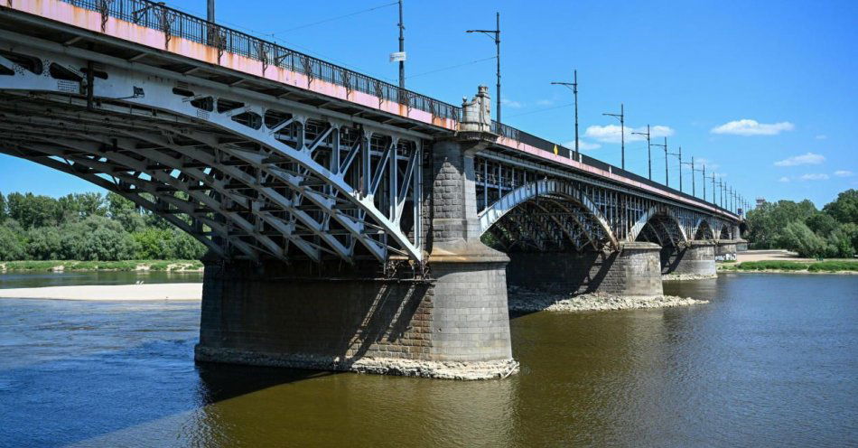 zdjęcie: Poniedziałkowe utrudnienia na moście Poniatowskiego i na Pradze / fot. PAP