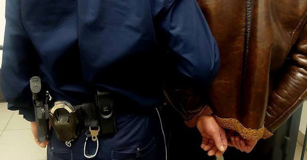 #DzielnicowyBliżejNas. Dzielnicowi z Wadowic zatrzymali dwóch poszukiwanych w ciągu jednego dnia