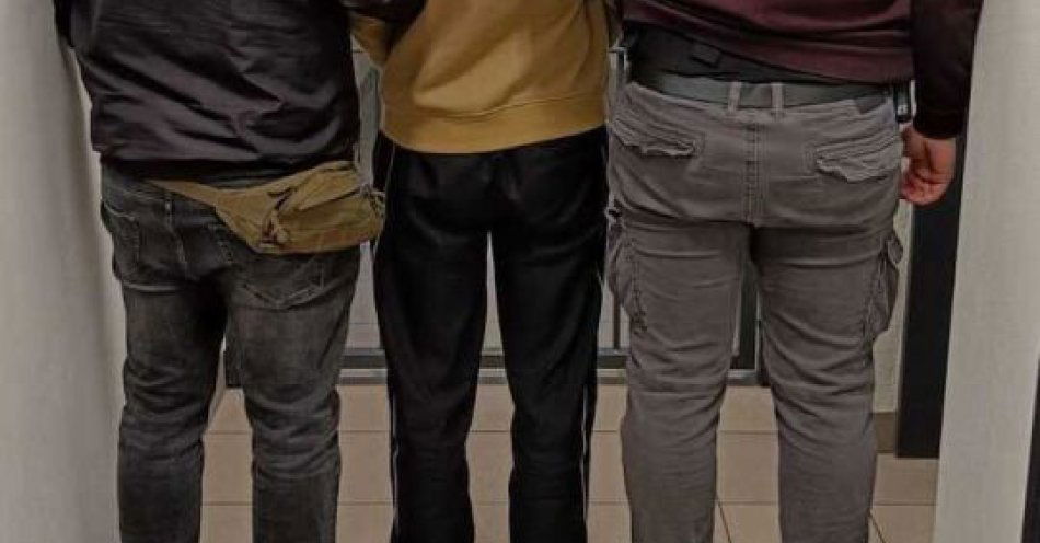 zdjęcie: Areszt dla 23 latka podejrzanego o oszustwo na pracownika banku / fot. KMP Kielce