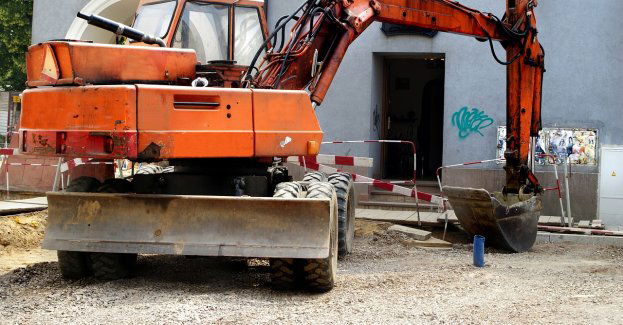 Wyburzono fragment przedwojennego szpitala, trwa dyskusja czy był zabytkowy