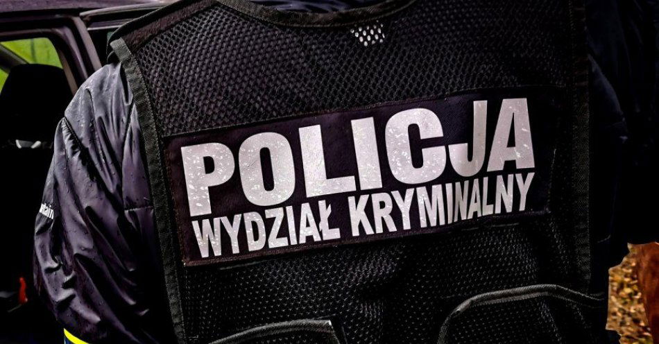 zdjęcie: 23 poszukiwanych w rękach mundurowych / fot. KMP Białystok