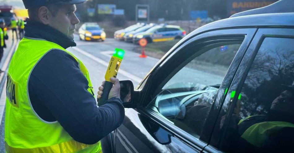 zdjęcie: 900 kontroli trzeźwości w Sokółce jeden kierowca po alkoholu / fot. KPP Sokółka