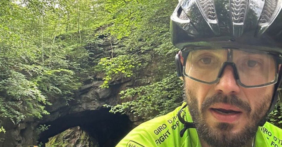 zdjęcie: Komendant Komisariatu II Policji  w Jeleniej Górze na sportowo - 660 km dla szczytnego celu / fot. KMP w Jeleniej Górze